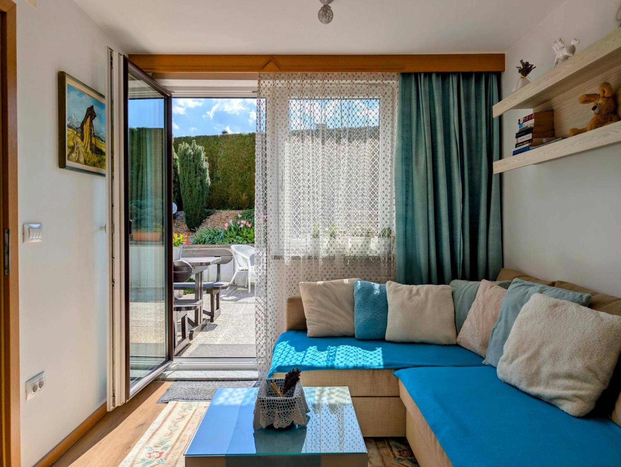 Garden Apartments Jansa Радовлица Екстериор снимка